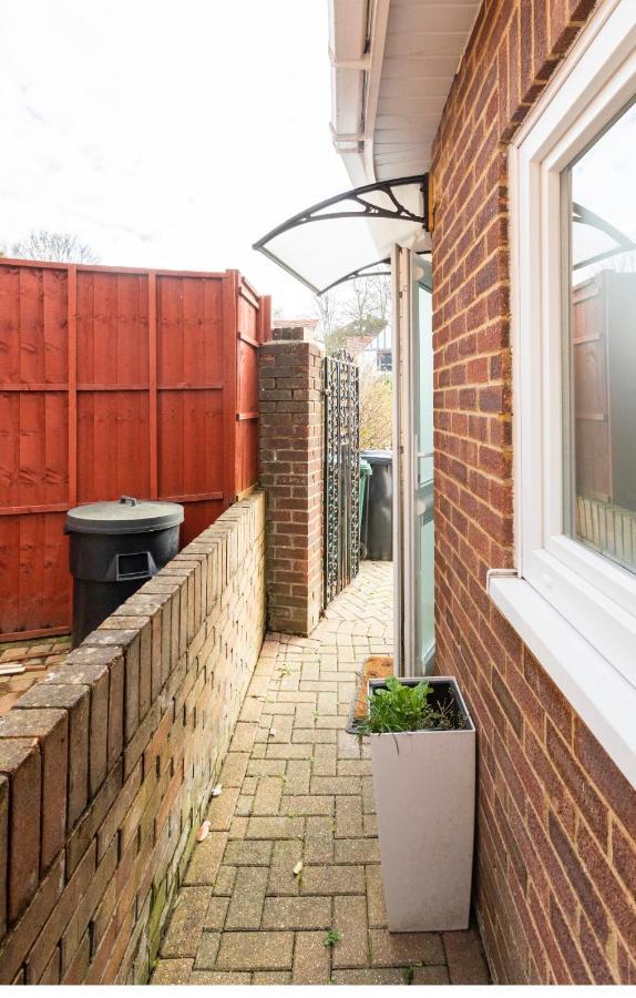 Razak House Apartment Brighton ภายนอก รูปภาพ